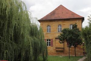 Synagoge Ermreuth Außenansicht, Rückseite mit Garten